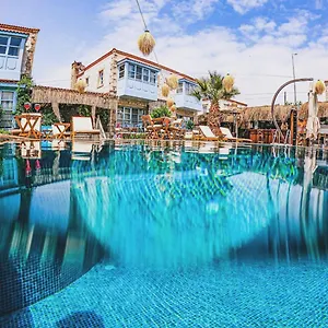 Dort Mevsim 3* Alaçatı