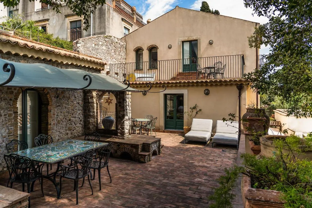 Hotel Villa Carlotta Ταορμίνα 4*,